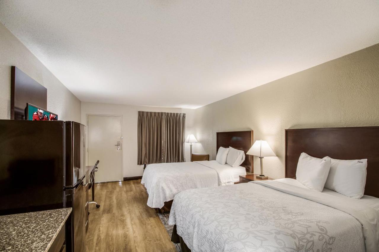 Red Roof Inn Plus+ Dallas - Addison Bagian luar foto