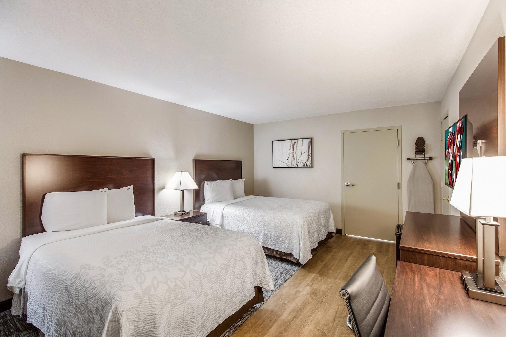 Red Roof Inn Plus+ Dallas - Addison Bagian luar foto