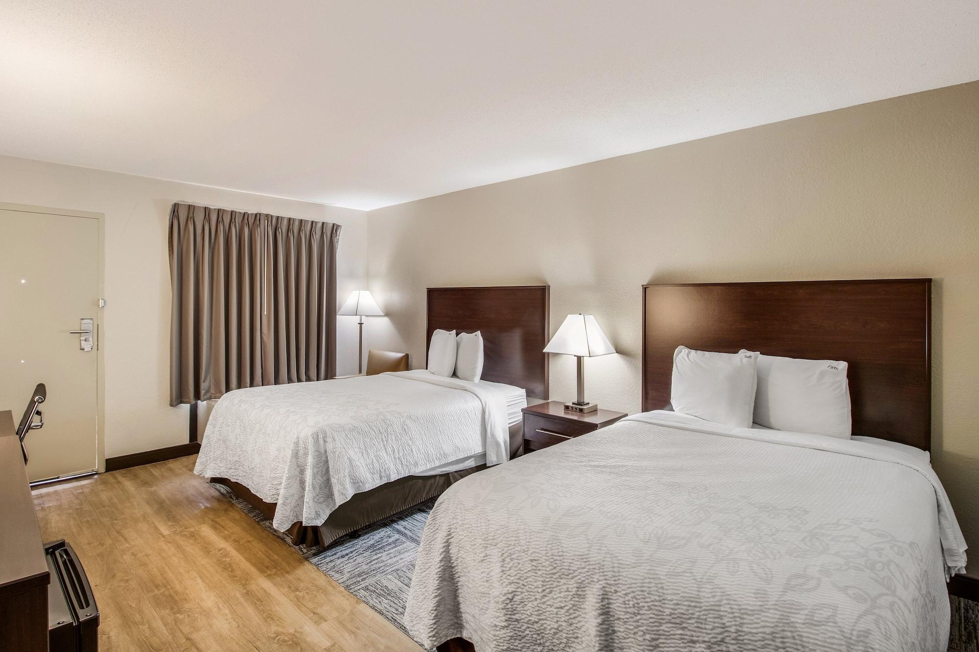 Red Roof Inn Plus+ Dallas - Addison Bagian luar foto