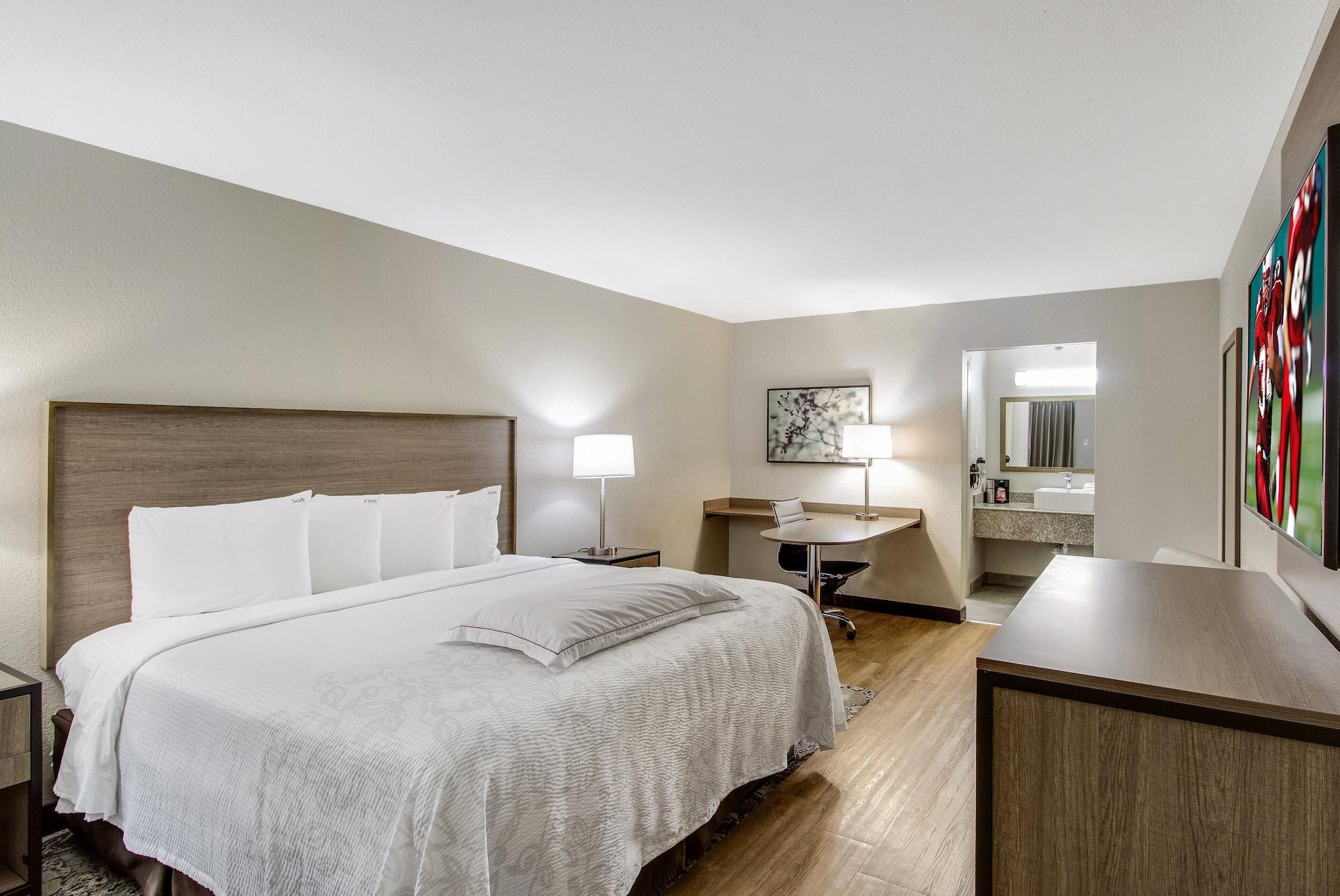 Red Roof Inn Plus+ Dallas - Addison Bagian luar foto