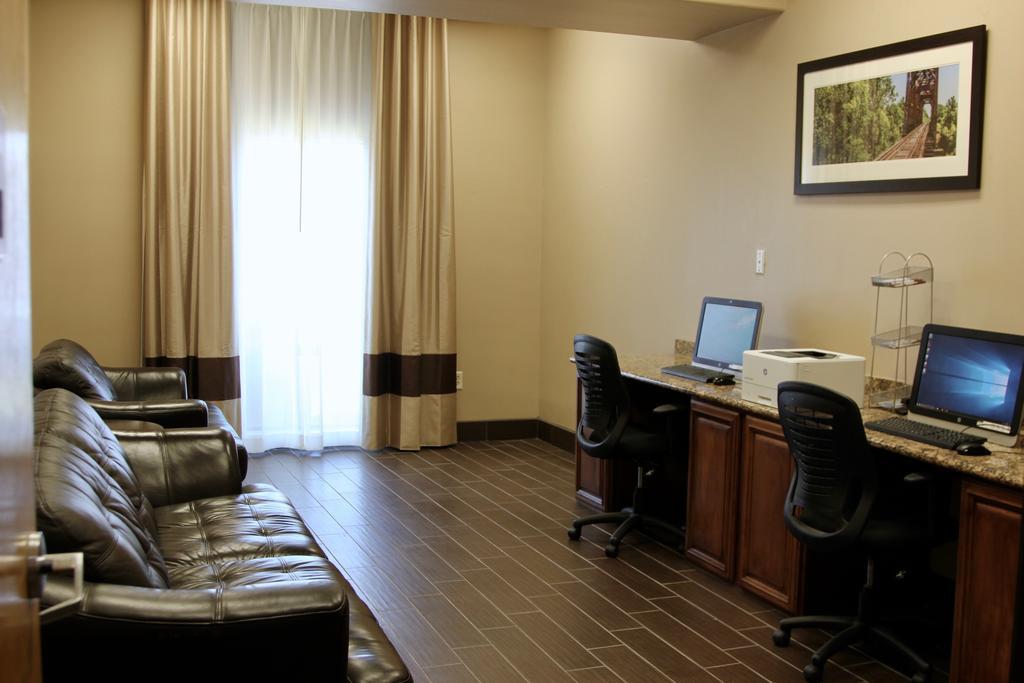 Red Roof Inn Plus+ Dallas - Addison Bagian luar foto