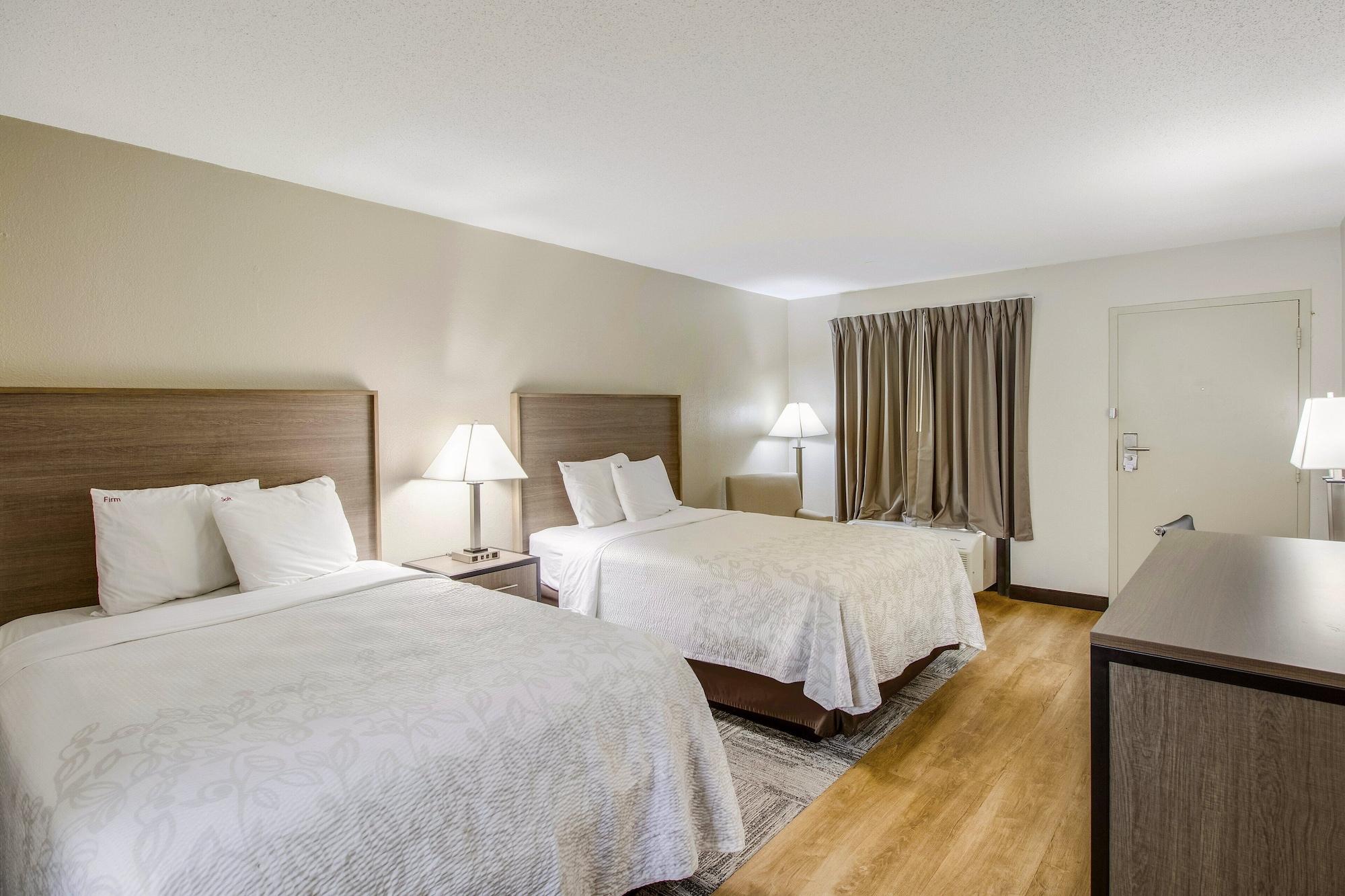 Red Roof Inn Plus+ Dallas - Addison Bagian luar foto