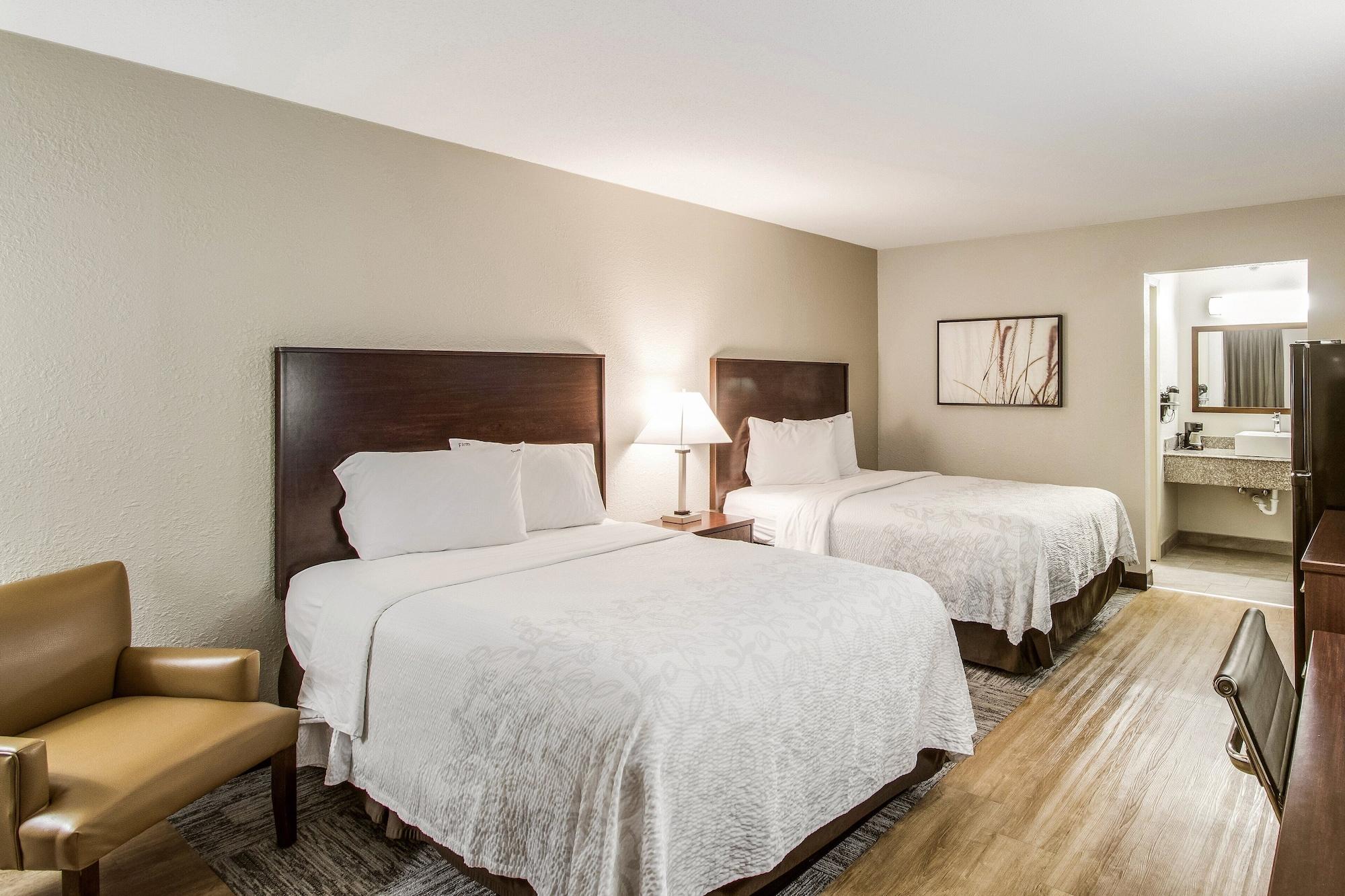 Red Roof Inn Plus+ Dallas - Addison Bagian luar foto