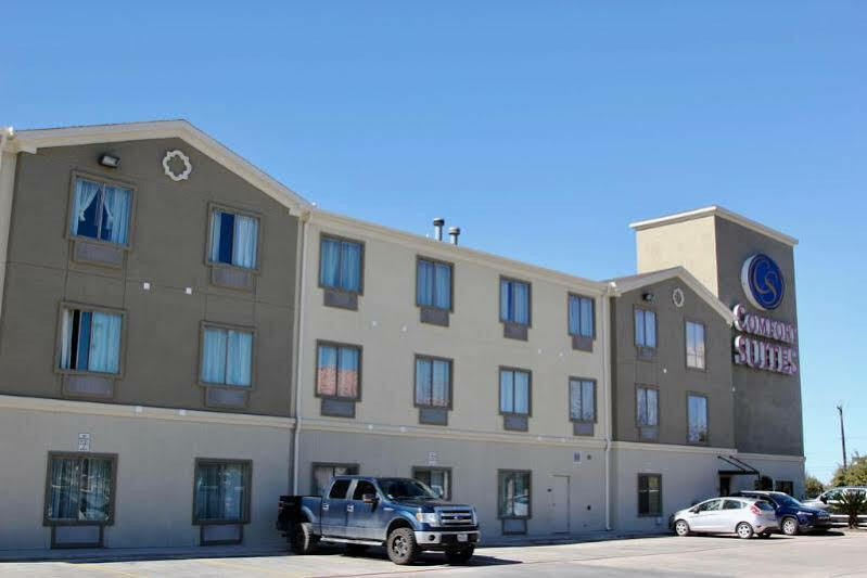 Red Roof Inn Plus+ Dallas - Addison Bagian luar foto